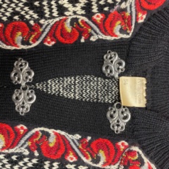Norway Black and Red Crewneck Sweater - Picture 7 of 7